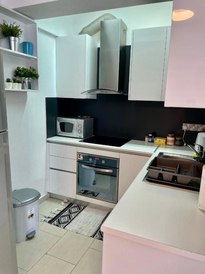 Amazing 2-Bedroom Apartment With Pool!! リマソール エクステリア 写真