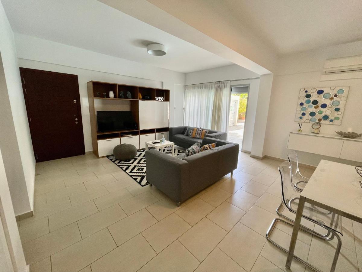 Amazing 2-Bedroom Apartment With Pool!! リマソール エクステリア 写真